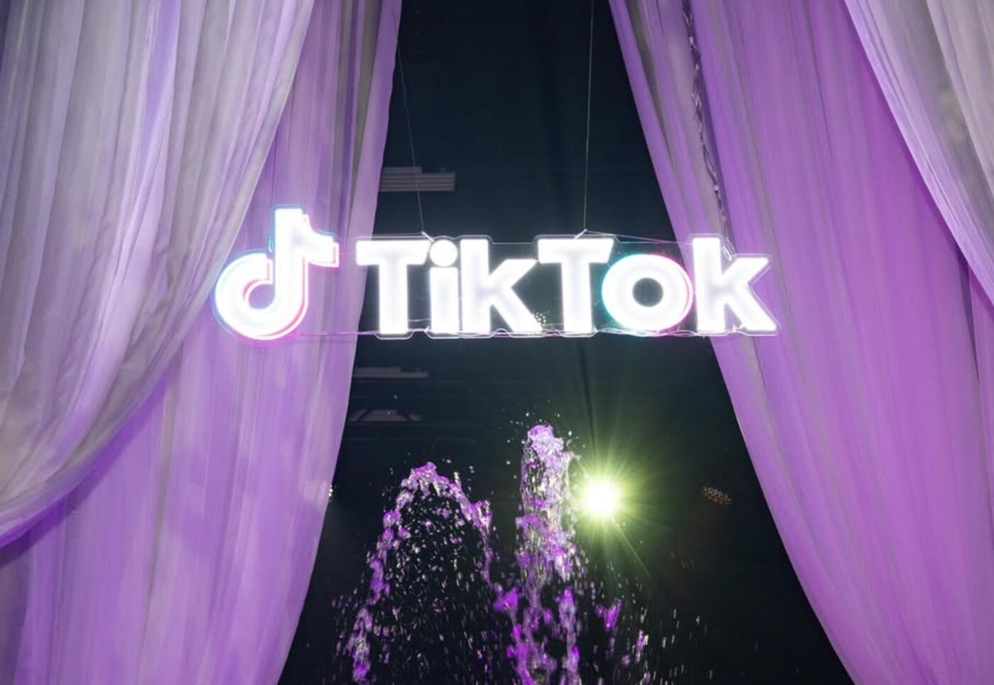 Custom neon sign Canada TikTok event display