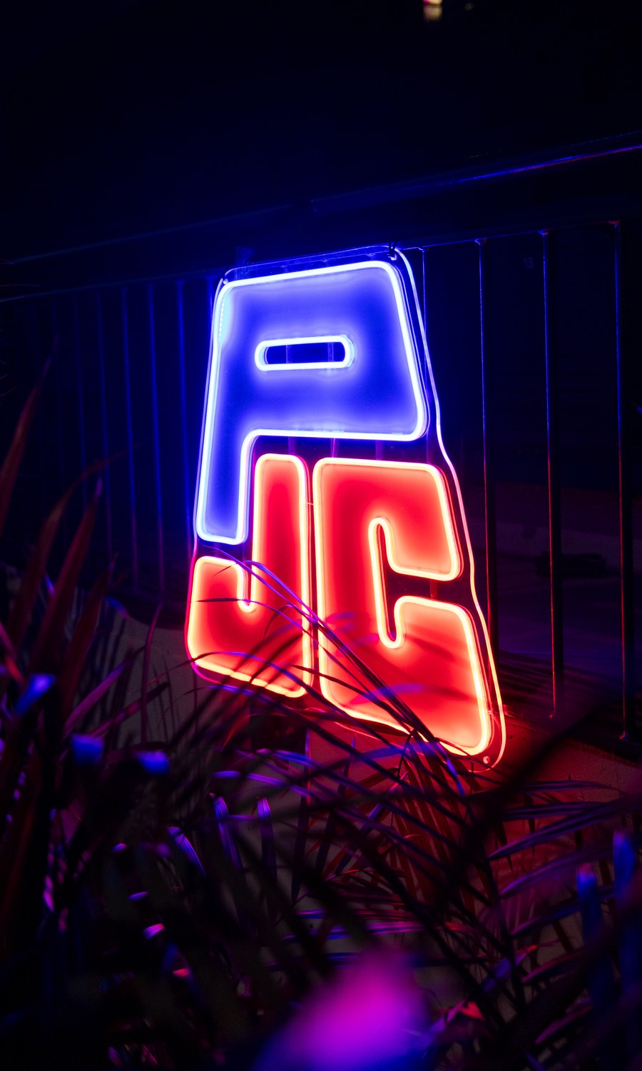 Custom PC neon sign review display